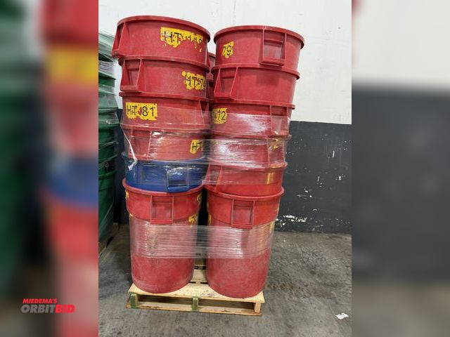 Lot 1-5445 - (1) skid of approx. (26) various, heavy duty trash cans.
