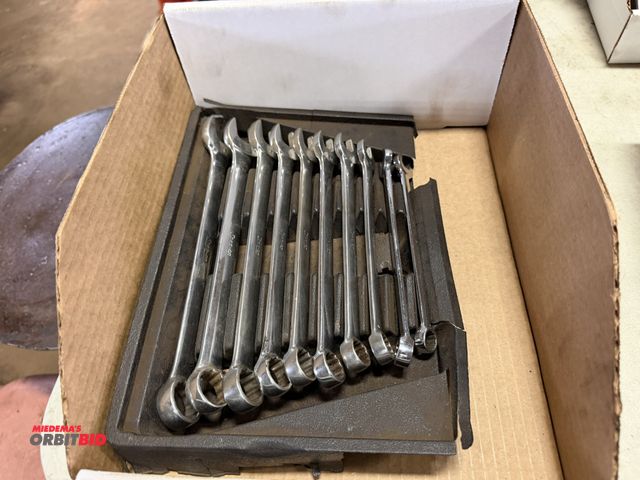 Lot 1-18421 - Set of Snap-On metric wrenches, size 10mm up to 19mm.
