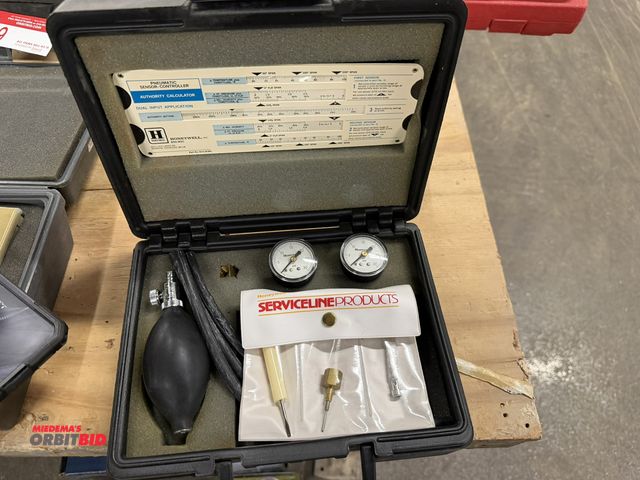 Lot 1-16952 - (1) Honeywell Service Line Products pneumatic calibration kit with case.