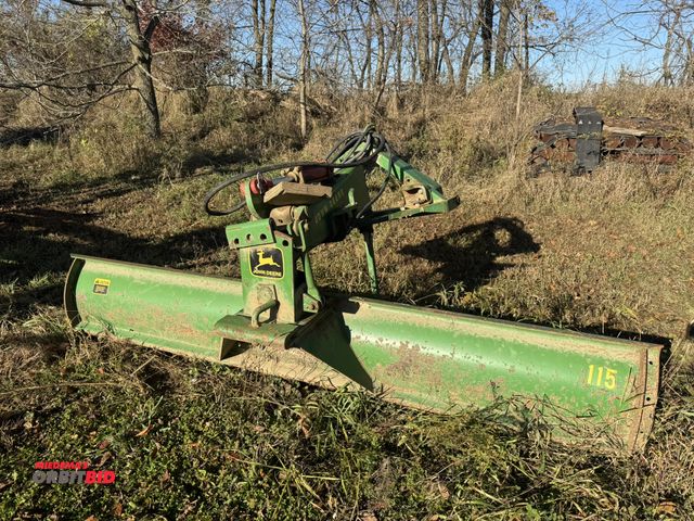 Lot 1-18109 - (1) John Deere 3 pt. scraper blade, 9' wide, with hydraulic lift and swivel, S/N F0115014669W.