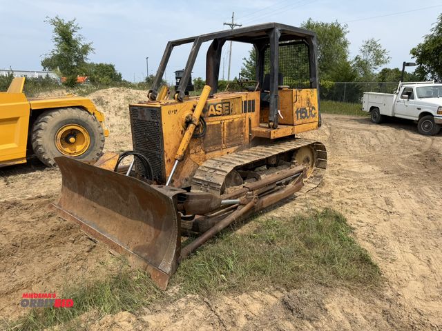 Lot 1-18376 - (1) 1981 Case 1150C crawler dozer, 8921 hours showing, foot pedal/joystick controls, open station, R...