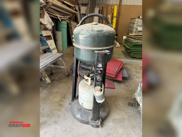 Lot 1-14236 - (1) Char Broil Patio Caddie gas grill, includes 20 lb. propane tank.