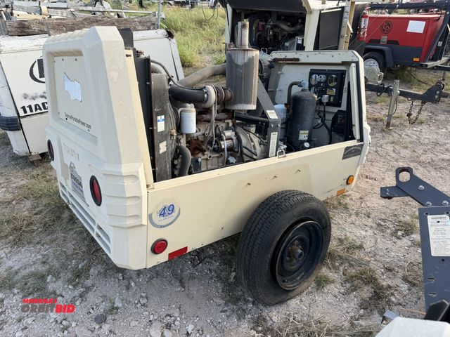 Lot 1-9523 - (1) 2012 Doosan P185 air compressor with a 4-cylinder John Deere engine, unit is for parts only, S/N...