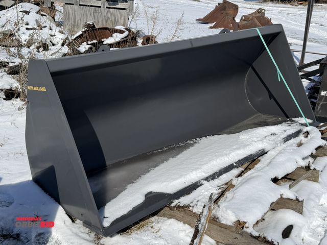 Lot 1-11565 - (1) 2014 New Holland loader tractor bucket, 88" wide bucket, part #85819317, S/N 386808, bucket weig...