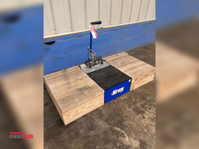 Lot 1-3660 - Kraig Electric Pocket Hole Machine &amp; Wooden Boxes