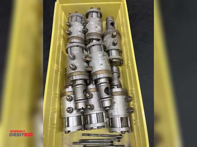 Lot 1-3522 - (8) Coax Cylinders