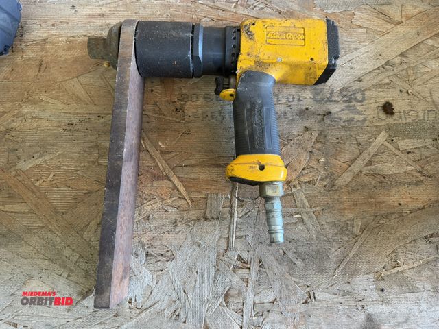 Lot 1-1345 - (1) 1" drive Atlas Copco impact tool.