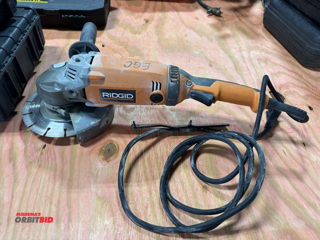 Lot 1-16456 - (1) Ridgid 7" grinder, model R10202, with concrete cutting blade.