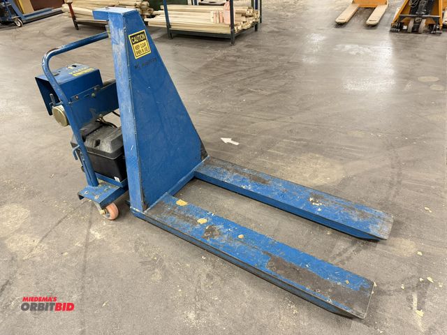 Lot 1-16913 - (1) Vestil 2500 lb. electric over hydraulic pallet jack, 49" x 8" wide forks, 27" from outside to ou...