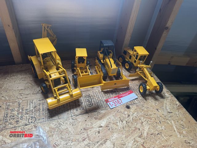 Lot 1-3167 - (1) John Deere loader backhoe, John Deere loader, John Deere dozer, and John Deere grader