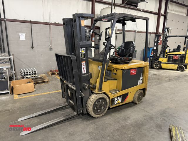 Lot 1-15792 - (1) Caterpillar, model EC25N2, 36/48V electric lift truck, S/N ATB3051648, 188" max lift height, 500...