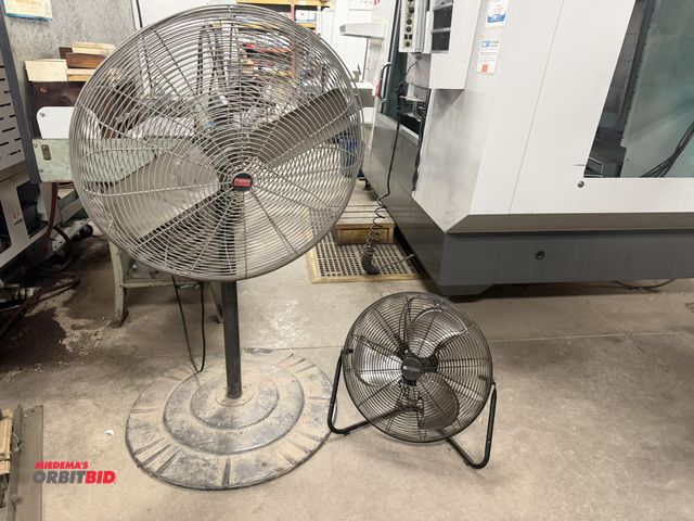 Lot 1-1924 - Lot including (1) model 6C539B, 30" industrial air circulator fan with Dayton 115V, 1/2 HP electric ...