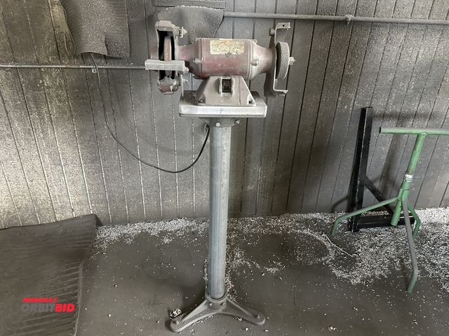 Lot 1-17659 - (1) Milwaukee, 120V, single phase, 1/2 HP 6" bench grinder with a 5/8" arbor, in working condition, ...