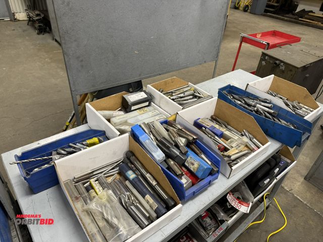 Lot 1-15351 - Large lot of assorted taps, drills, reamers, end mills, carbide insert cutters, and much more, winni...