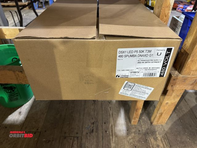 Lot 1-4359 - (1) new in box Lithonia DSX1 LEDP550KTM3480SPUMBADNAXDG1, parking lot LED light.