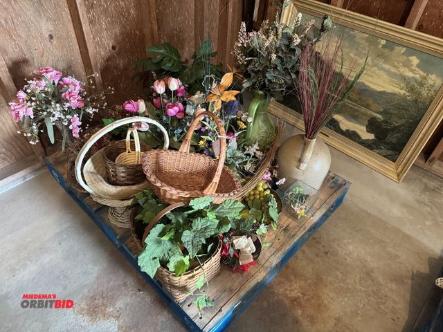 Lot 1-3127 - Lot of assorted decorations, baskets, flowers, jugs, and more.