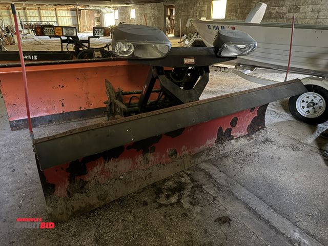 Lot 1-15816 - (1) Western 7-1/2' straight plow with mounting bracket, pump, upper lights, bolt on cutting edge, Ul...