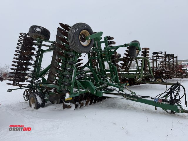 Lot 1-10422 - (1) Great Plains SD2600, 3-section, high speed short disc, 26' 5" wide, tandem axle wheels, pintle s...