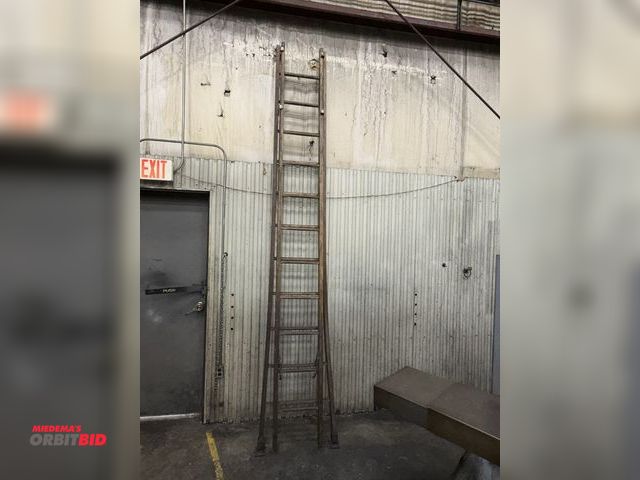 Lot 1-15409 - (1) 20' wood extension ladder.