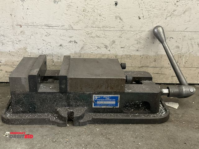 Lot 1-17690 - (1) Kurt A &amp; G-Lock  6" machinists vise.