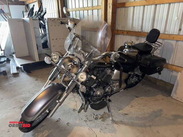 Lot 1-6499 - 2009 Yamaha V Star Classic (1) motorcycle, may be for parts or repair, gas tank is not attached, rem...