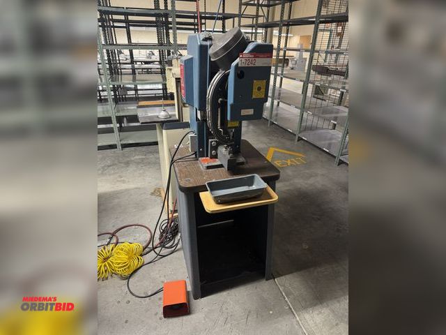 Lot 1-7242 - (1) Edward Segal Automatic Machinery Rivet Press, Model : G-92; 120V