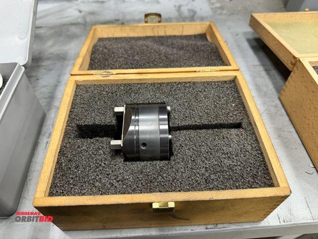 Lot 1-15421 - (1) Aurora chuck with pickup ball.