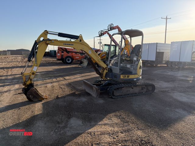 Lot 1-18100 - 2012 Yanmar VI035-5B Crawler Mounted Compact Excacator