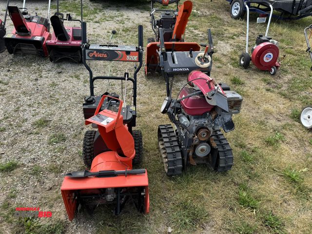 Lot 1-6536 - Lot of 2 snow blower, includes (1) Ariens 520E, and (1) Honda hydrostatic track style snow blower, b...
