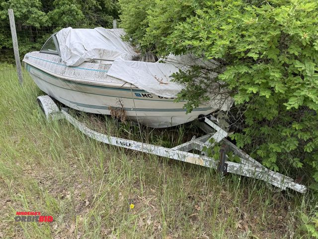 Lot 1-6628 - (1) Thompson Calae 1800 open bow speedboat, for parts or repair only, missing outdrive, no visible H...