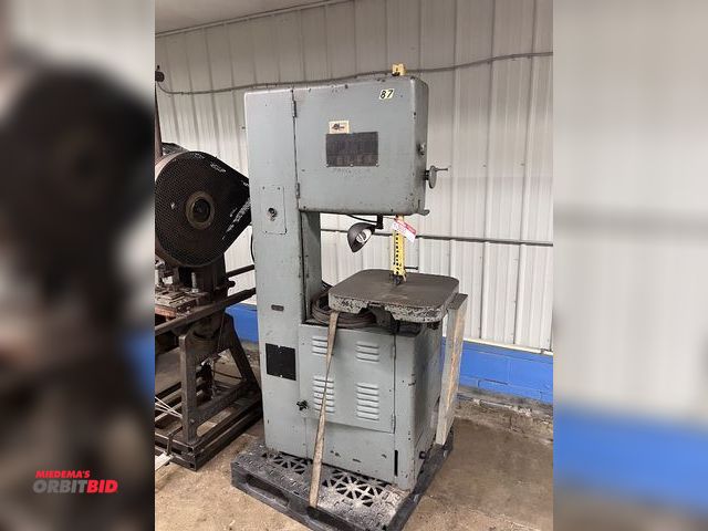 Lot 1-3650 - Grob Brothers Vertical Bandsaw, Extra Band Saws