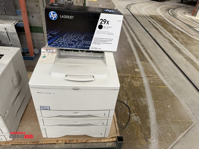 Lot 1-17564 - (1) HP LaserJet 5000 printer, includes ink cartridge.