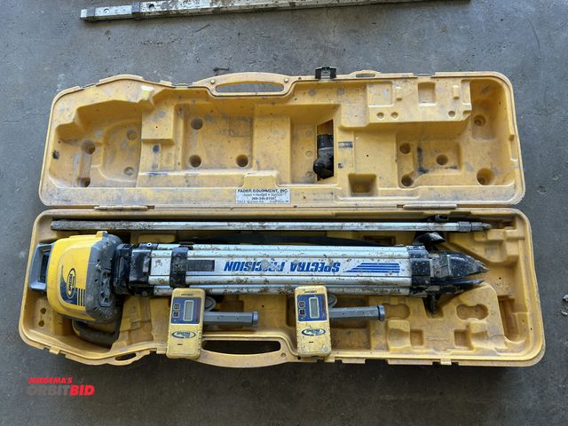 Lot 1-14147 - (1) Spectra Precision, model LL300N, surveying kit with case (case latches are broken), includes (2)...