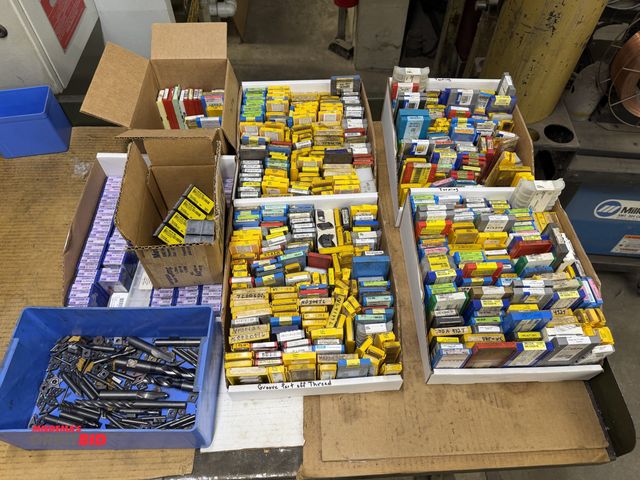 Lot 1-1865 - Large lot of assorted cutting tool inserts, includes various turning inserts, carbide inserts, groov...