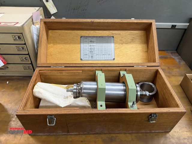 Lot 1-1784 - (1) Quill Projection and Grinding wheel with case, model H1044.