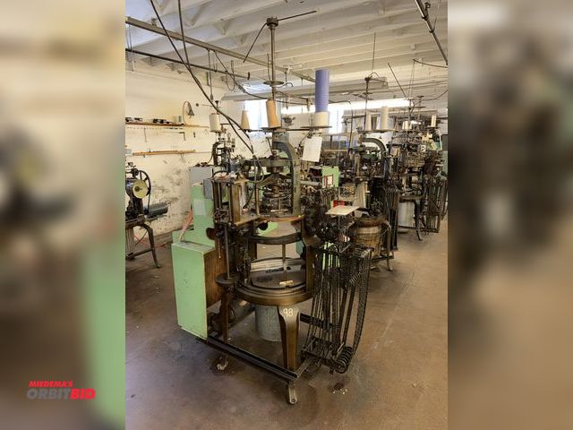 Lot 1-4813 - (1) Antique Industrial circular knitting machine, approx. 6.5" diameter needle head, 3 phase, not in...