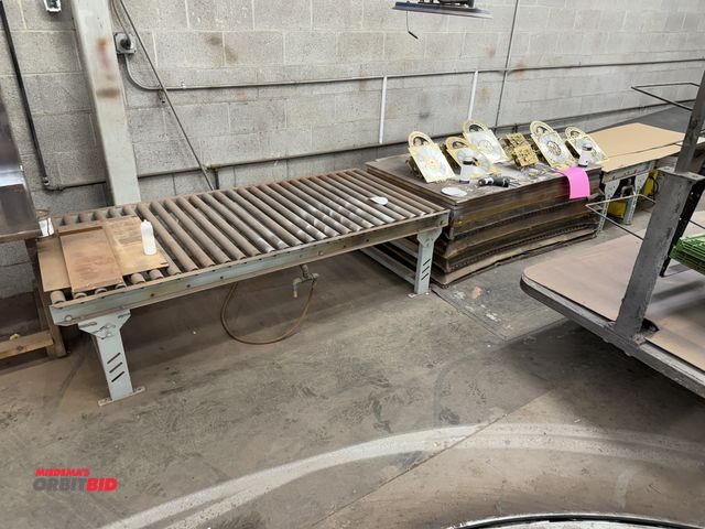 Lot 1-17473 - (1) pneumatic, foot operated lift table, 60" x 38" top, includes outfeed and infeed conveyor, they m...