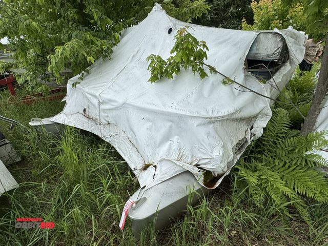 Lot 1-6646 - (1) Harris Flotebote approx. 16' pontoon boat, S/N 3010A, Hull ID #HAM30104M79J, for parts or repair...