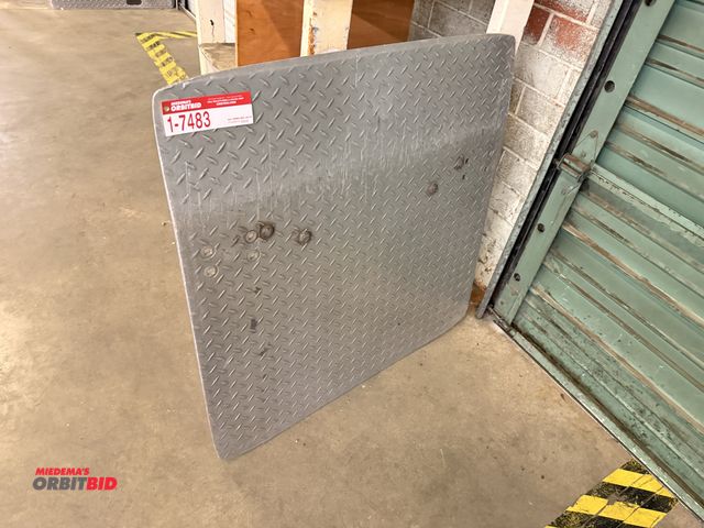 Lot 1-7483 - (1) 48'' X 48'' Dock-Plate