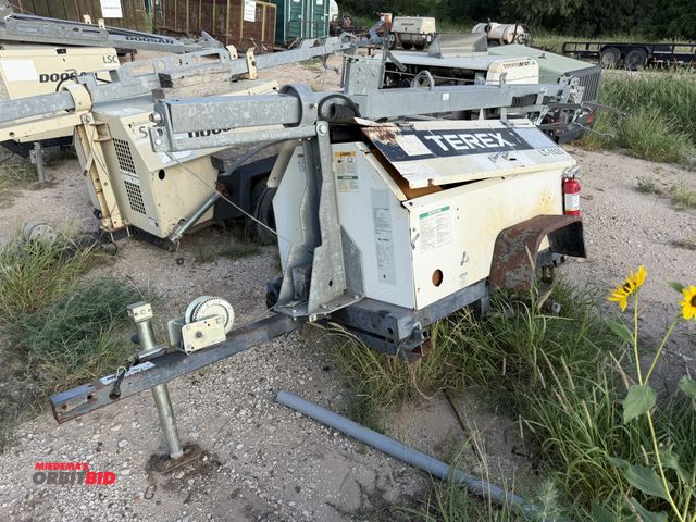Lot 1-9535 - (1) 2012 Terex RL4 light tower, 3-cylinder diesel engine, extendable tower with hand crank, mounted ...