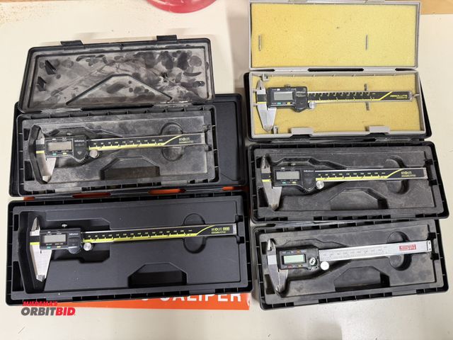 Lot 1-16391 - Lot including (4) 6" Mitutoyo Digi Matic digital calipers with cases, 2 are in working condition, 2 ...