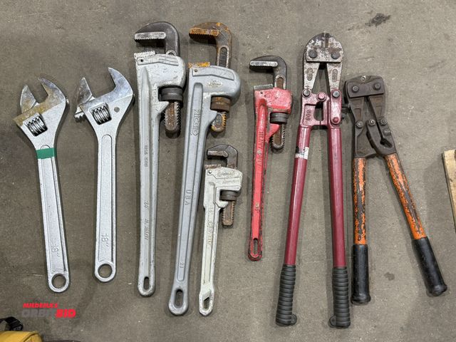 Lot 1-18560 - Lot including (1) Ridgid and (1) brand unknown, 24" pipe wrench, (1) Kobalt 14" pipe wrench, (1) 18"...