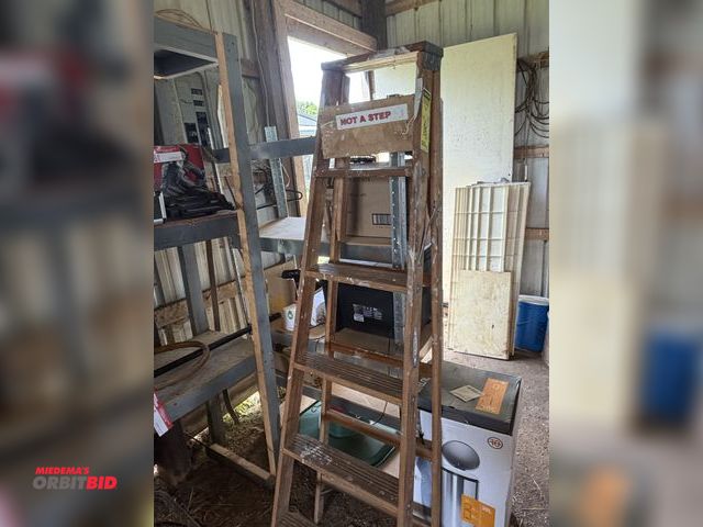 Lot 1-8499 - (1) Werner 6' wood step ladder.