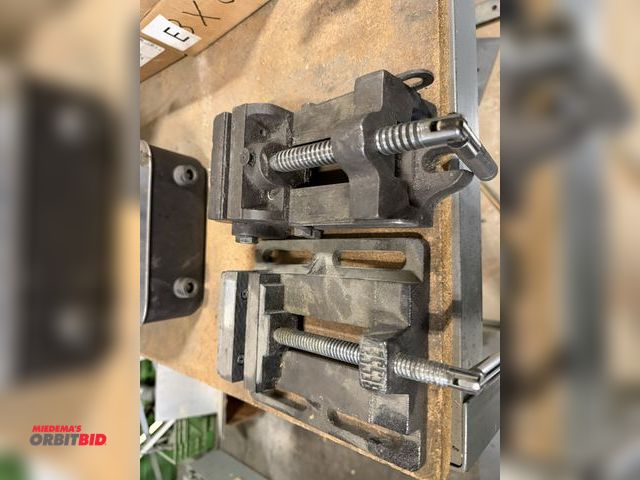 Lot 1-18591 - Lot of 2 vises, includes (1) Bessey 4", and (1) 3.5".