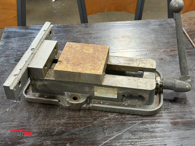 Lot 1-11087 - (1) make and model unknown 6" machinists vise, includes handle.