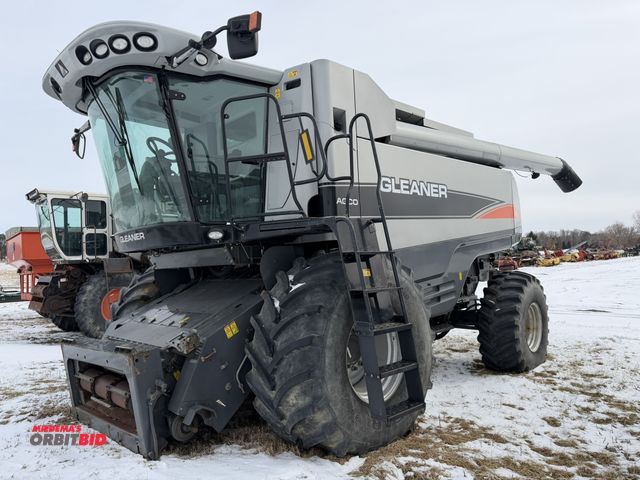Lot 1-11779 - Allis-Chalmers AGCO Gleaner M2 Combine Combine  S/N A76-HUC7264, 4-WD, 900/60R32 front tires, 23.1-2...