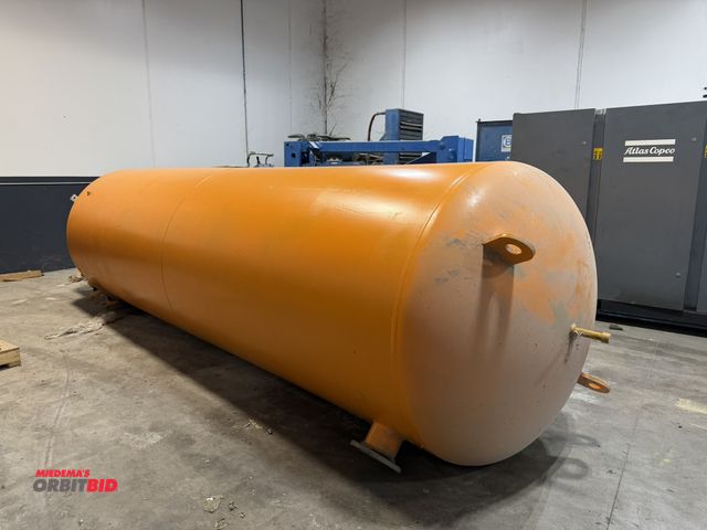 Lot 1-5648 - (1) Penway, Inc., Asme Code Pressure vessel/vertical air tank, approx. 2560 gallon, operating pressu...