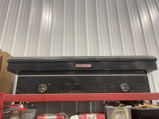 Lot 1-18761 - (1) Weather Guard, model 127-5-02, full size saddle box.