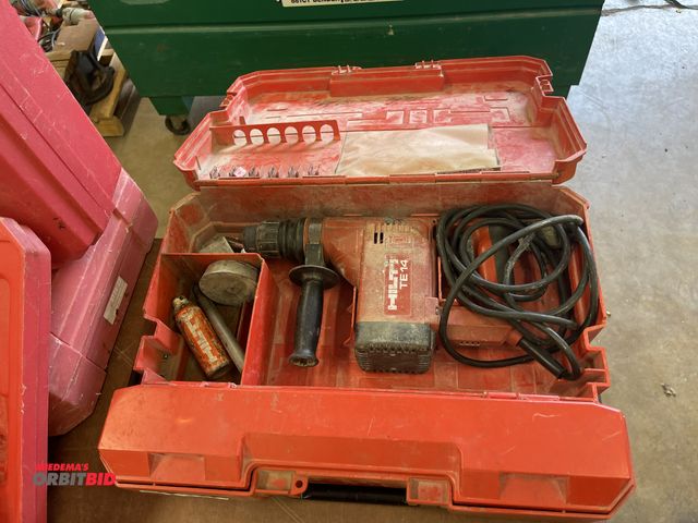 Lot 1-6125 - (1) Hilti TE14 hammer drill, 120V, includes case and assorted hammer drill bits.
