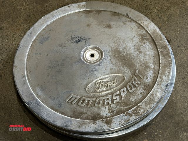 Lot 1-1236 - (1) air cleaner cover for a Ford 460 gas engine.